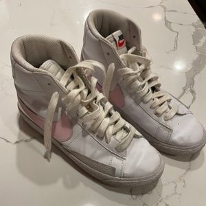 Nike Blazers Youth size 6 white and pink